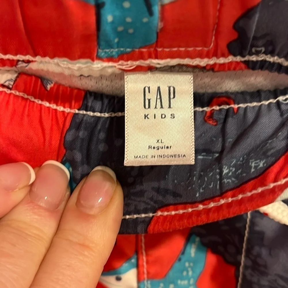 GAP - boys swim trunks, bathing suit.  Shark / fish print.  Size boys XL